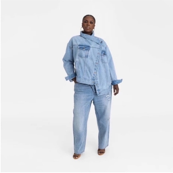 NWT KBB by KAHLANA Women's Denim
Jacket Light Wash Large Asymmetric Large - Picture 7 of 9
